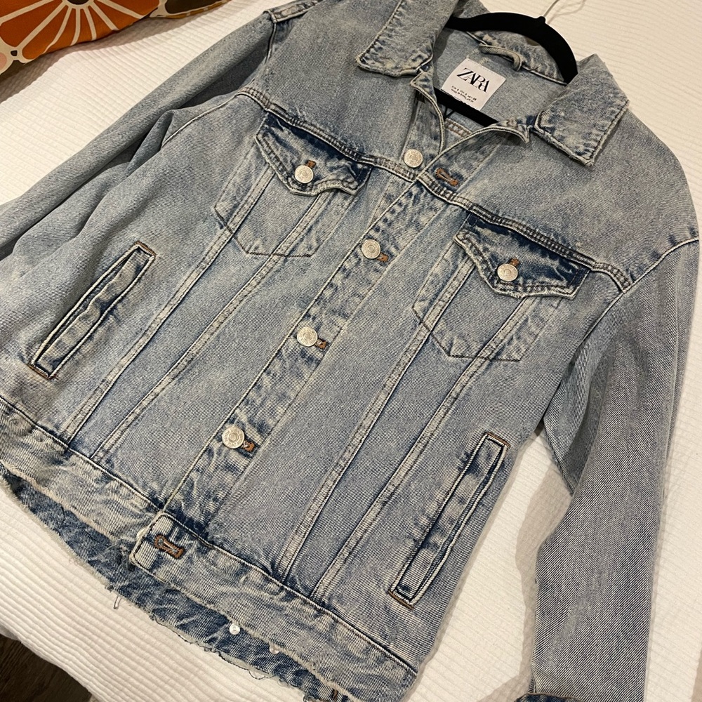 LIZZO x ZARA denim jacket “100 that B”